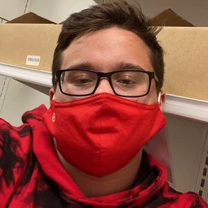 Meet your Posher, Elliot